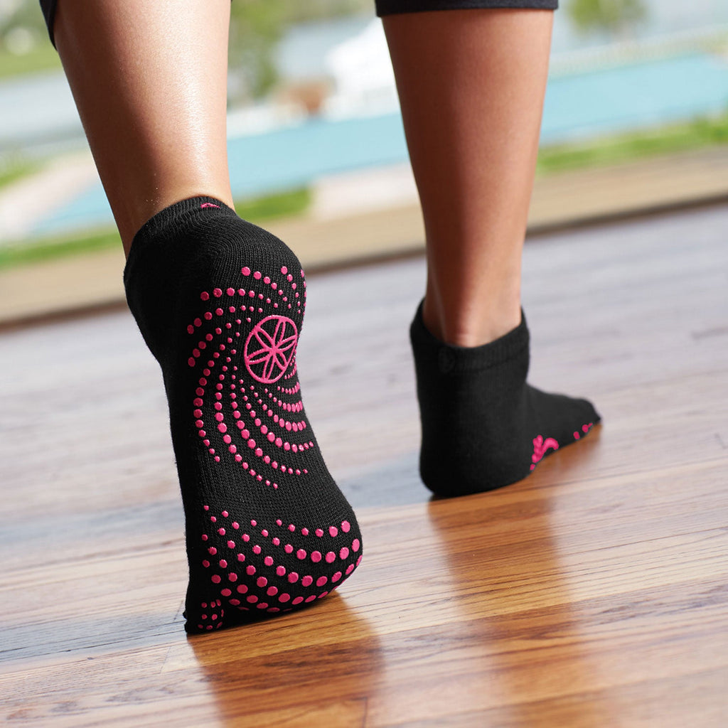 Gaiam Grippy Yoga Socks - Anti-Slip Yogasokken - Zwart/Roze